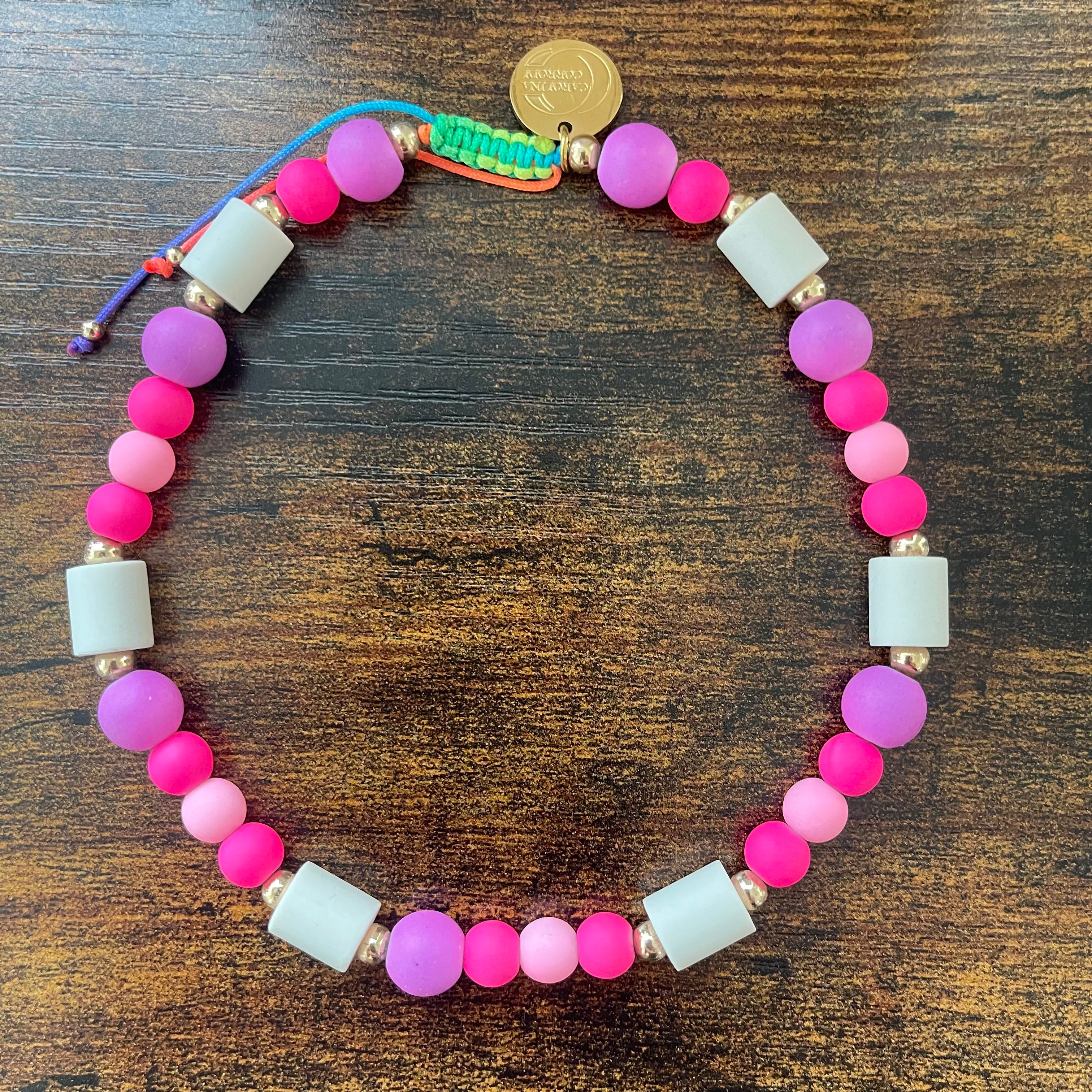 EM-Zeckenhalsband mit pinken und lila Perlen