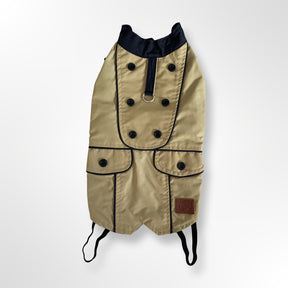 Hundemantel beige mit schwarzen Details - Rückenansicht