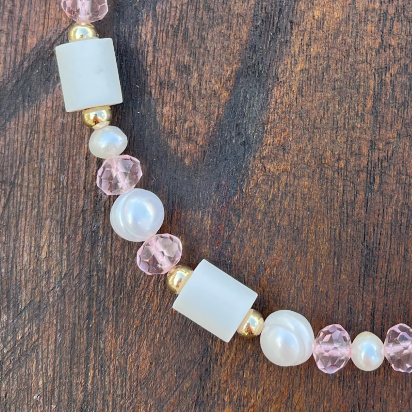 EM tick collar with freshwater pearls (pink)